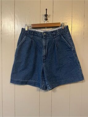 Vintage 90s Levi’s Denim Shorts Womens 10 High Waist Pleated USA Made